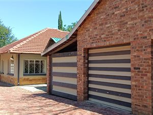 4 Bedroom Property for Sale in Wilkoppies North West